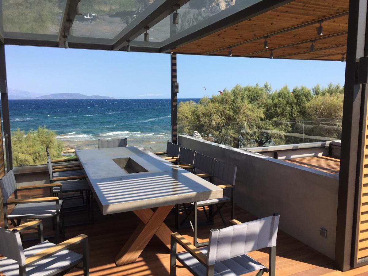 Windsurfing Seaside Apartment Artemida Екстер'єр фото