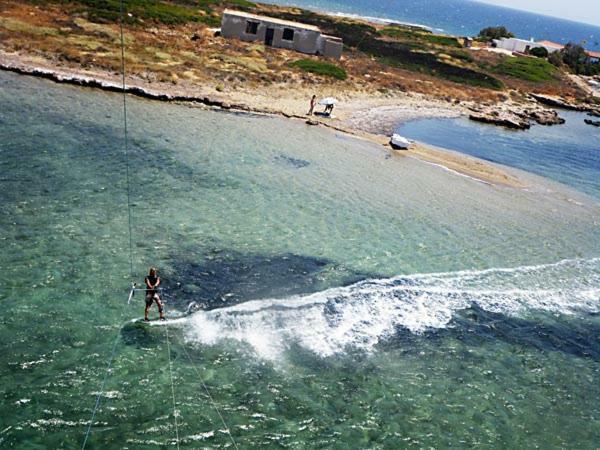 Windsurfing Seaside Apartment Artemida Екстер'єр фото