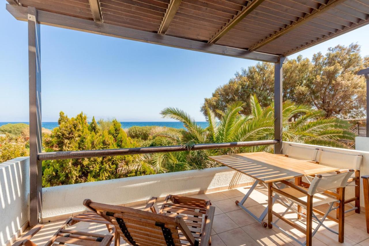 Windsurfing Seaside Apartment Artemida Екстер'єр фото